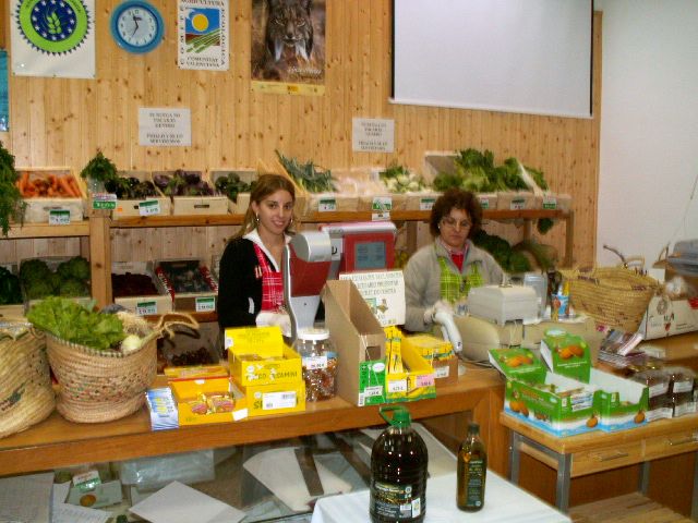 La fructosa producto habitual en tiendas de cultivo biológico. Finca Ecoiris. Aspe. Alicante.